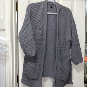 Grey cardigan with pockets